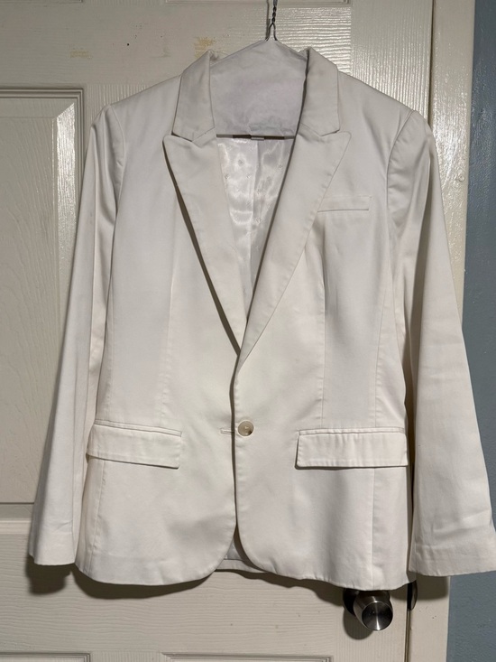 Banana Republic Jackets & Blazers - Banana Republic women’s White Single-Button Notch Lapel Blazer